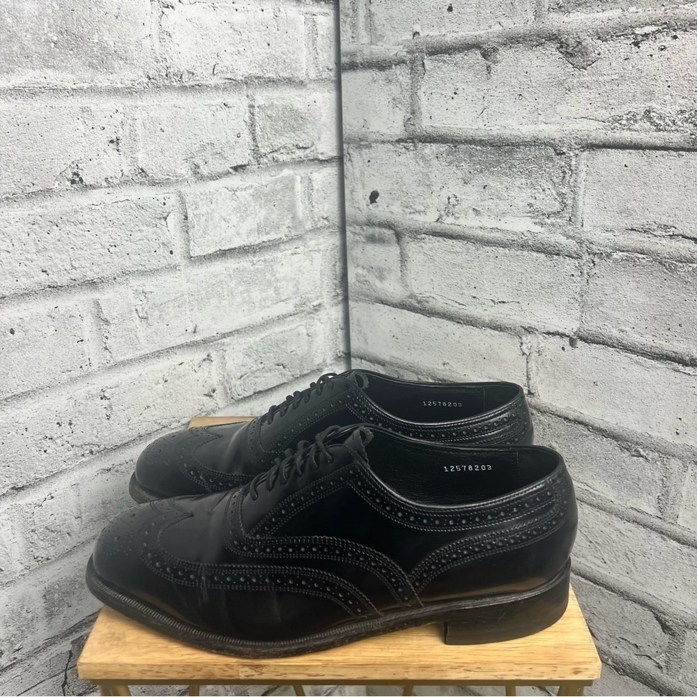 Florsheim Wingtip Oxford Dress Shoe - Picture 3 of 8